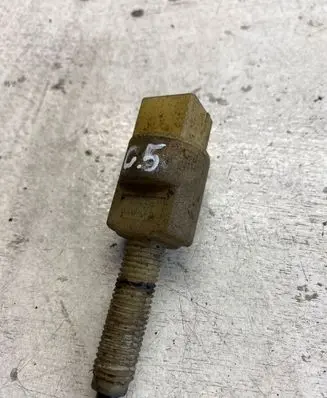 Audi A6 S6 C5 4B Brake pedal sensor switch 4a0945515