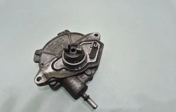Mercedes-Benz B W245 Vacuum pump A6402300465