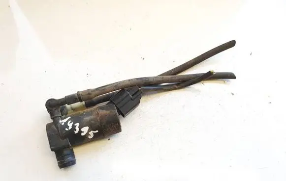Ford Mondeo Mk III Windscreen/windshield washer pump 1s7117k624fd