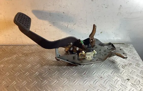 Lexus RX 450H Brake pedal 8951020041