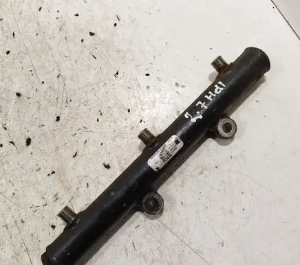 Peugeot 607 Fuel main line pipe