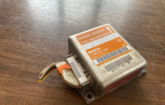 Audi A4 S4 B5 8D Airbag control unit/module 8A0959655C