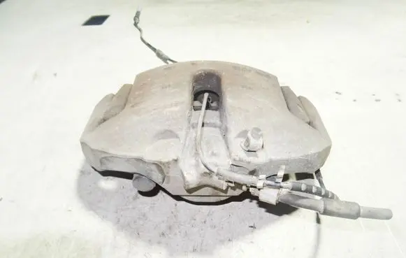 BMW 5 GT F07 Front brake caliper
