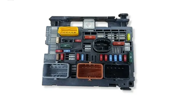 Peugeot Partner Fuse module 9666700480