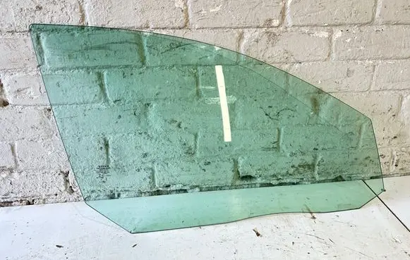 Volvo S80 Front door window glass four-door 43R001106 E000186 DOT57M53AS2