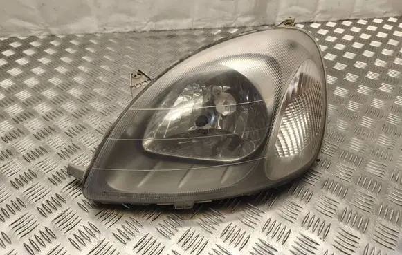 Toyota Yaris Headlight/headlamp 