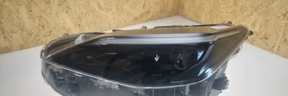 Toyota Yaris Cross Headlight/headlamp 30004600