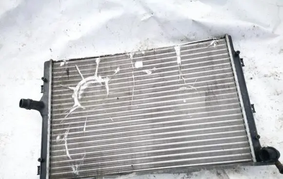 Volkswagen Touran I Coolant radiator