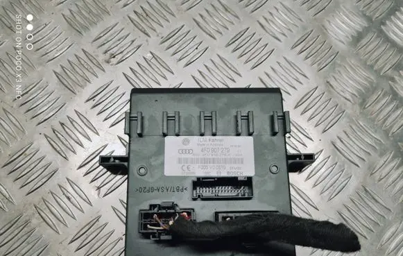 Audi Q7 4L Comfort/convenience module 4F0907279