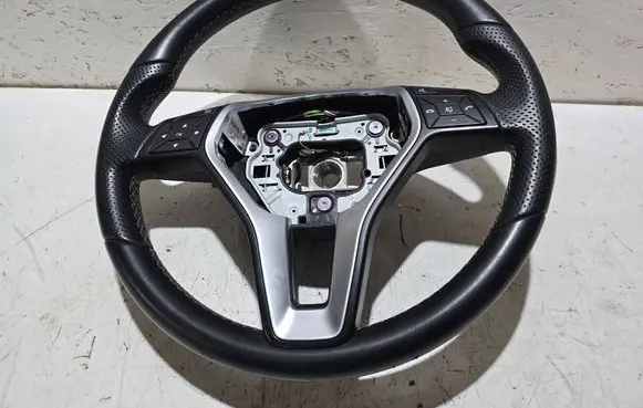 Mercedes-Benz CLS C218 X218 Steering wheel a2184601918 9e38 a21846019189e38