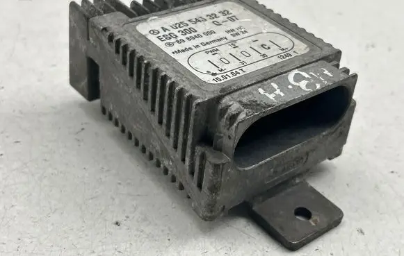 Mercedes-Benz A W168 Coolant fan relay A0255453232 ESG300 898940000