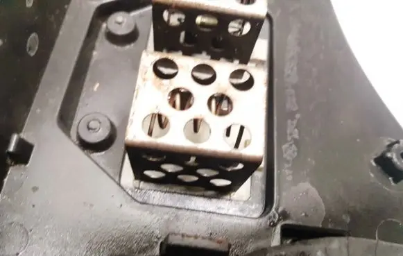 Citroen Xsara Coolant fan relay 