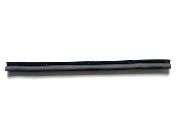 Nissan Leaf II (ZE1) Rubber seal rear door 828383NF0A