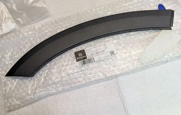 Mercedes-Benz GLA H247 Rear door trim (molding)