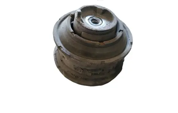 Mercedes-Benz E W211 Engine mount bracket
