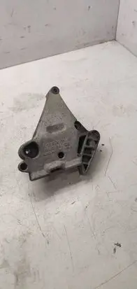 Skoda Octavia Mk2 (1Z) Engine mounting bracket 03G199207G 560KTS13