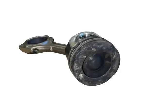 Toyota Avensis T250 Piston with connecting rod