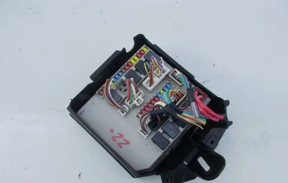 Renault Clio III Fuse module 233293D