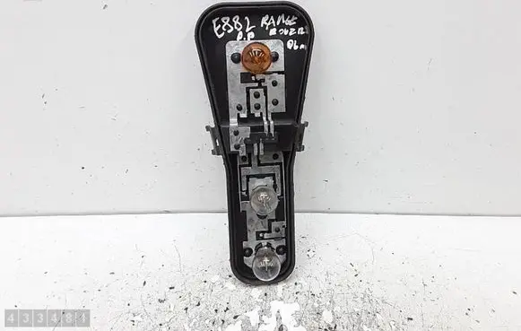 Land Rover Range Rover L322 Tail light bulb cover holder
