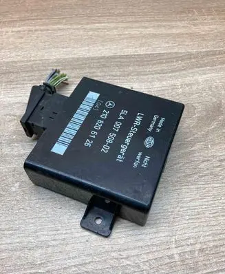 Mercedes-Benz E W210 Light module LCM 2108206126 5LA007508 WITHPLUG