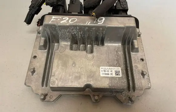 BMW 1 F20 F21 Engine control unit/module 9798416 0261S100AA