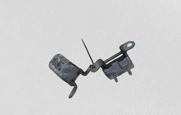 Nissan Qashqai Front door hinge set
