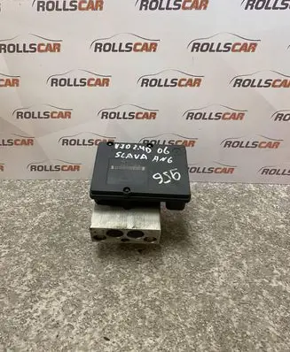 Volvo V70 ABS Pump 10092504113 0040139689 30714956
