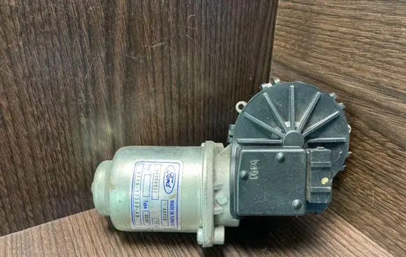 Ford Transit Wiper motor 8T1617508AB