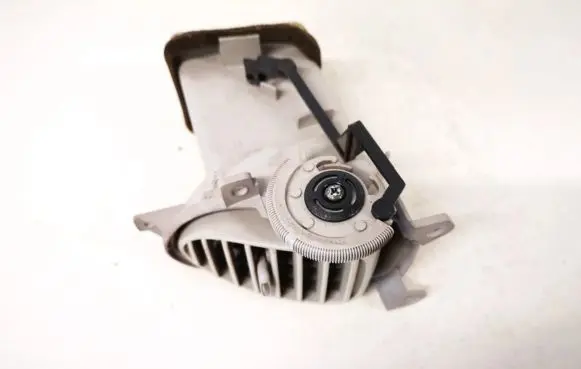 Nissan Almera Tino Dash center air vent grill 68761bu200
