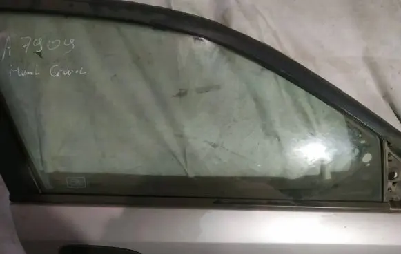 Honda Civic Front door glass trim molding 