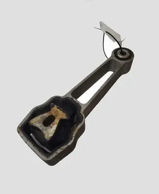 Volvo XC60 Engine mount bracket