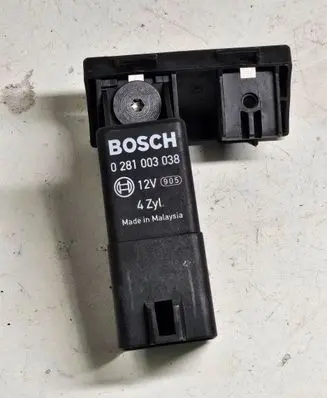 Glow plug pre-heat relay