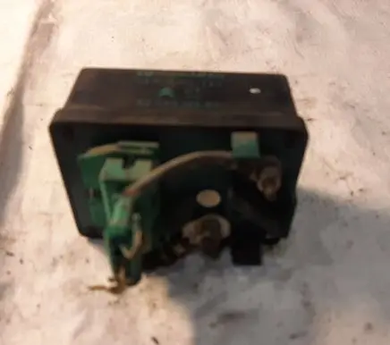Glow plug pre-heat relay