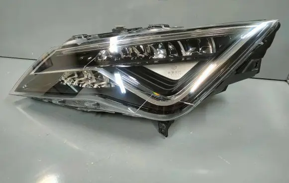 Seat Leon (5F) Headlight/headlamp 5F1941007G 90112019 7P5941591AD