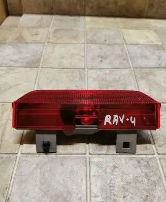 Toyota RAV 4 (XA20) Third/center stoplight E139798