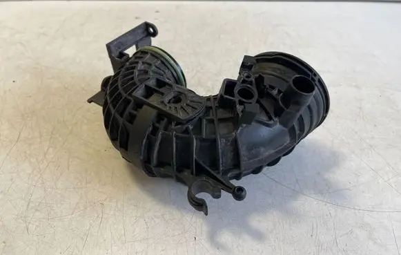 Audi Q3 F3 Turbo air intake inlet pipe/hose 04E145641