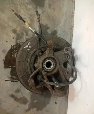 Rear wheel hub spindle/knuckle