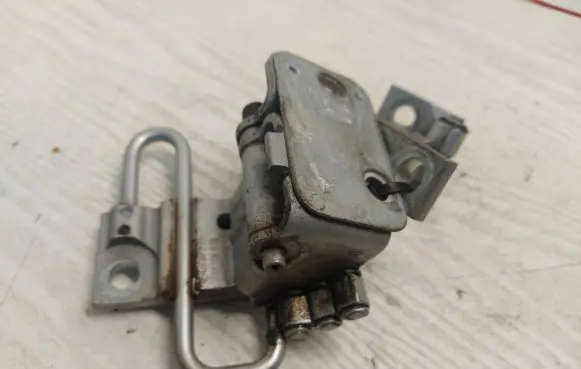 Audi A6 S6 C6 4F Front door hinges set 8E0831411A