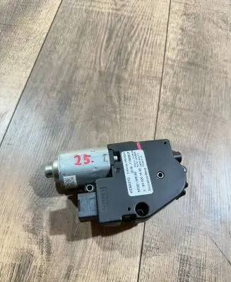 Mercedes-Benz ML W164 Sunroof motor/actuator A1648201442 1705363F BR251BR164