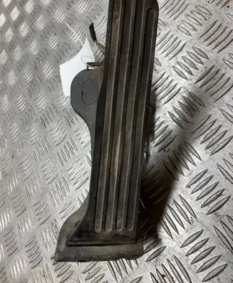 Volkswagen Golf V Accelerator throttle pedal 1K1721503P