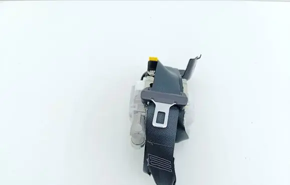 Subaru Forester SK Rear seatbelt