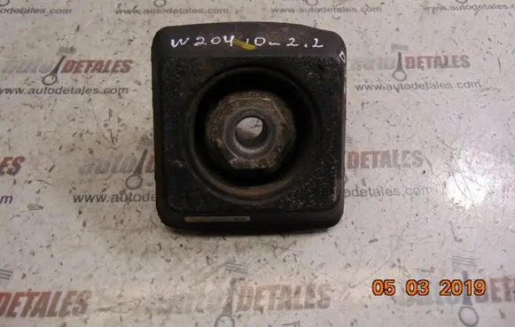 Mercedes-Benz C W204 Rear differential mounting bracket A2043500472