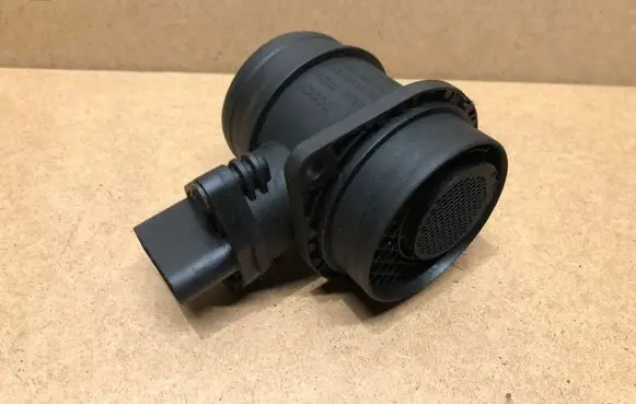 Volkswagen Touran I Mass air flow meter 038906461B