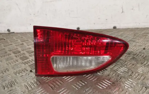 Subaru B9 Tribeca Tailgate rear/tail lights 2ZR946090