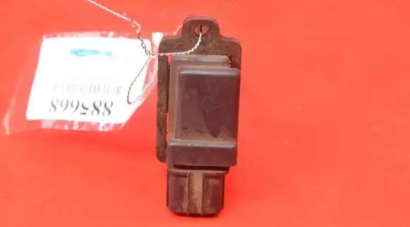 Suzuki Grand Vitara I High voltage ignition coil 33410-77E2
