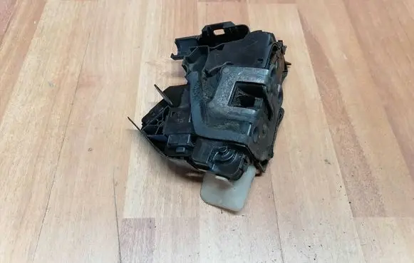 Front door lock