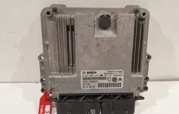 Peugeot 308 Engine control unit/module 0281032456 9814182680