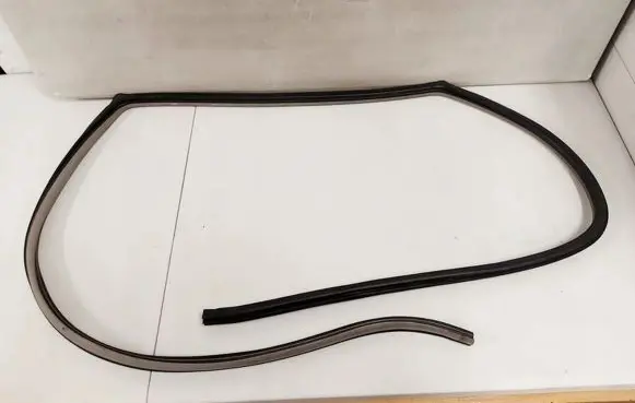 Mitsubishi Grandis Rubber seal rear door 