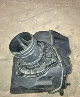 Maserati Levante Air filter box 670033791
