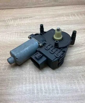 Audi A6 S6 C5 4B Front door window regulator motor 0130821774 0402000850 FRONTRH